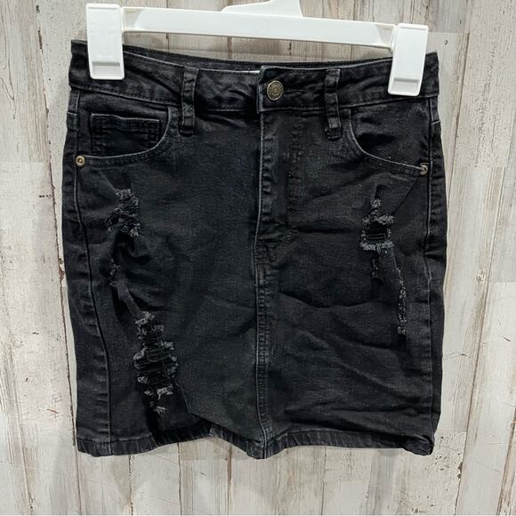 Windsor Black Denim Distressed Mini Skirt Stretchy Womens Size Small - Picture 1 of 5